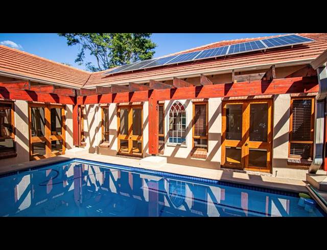 7 BEDROOM HOUSE FOR SALE IN MIDSTREAM ESTATE